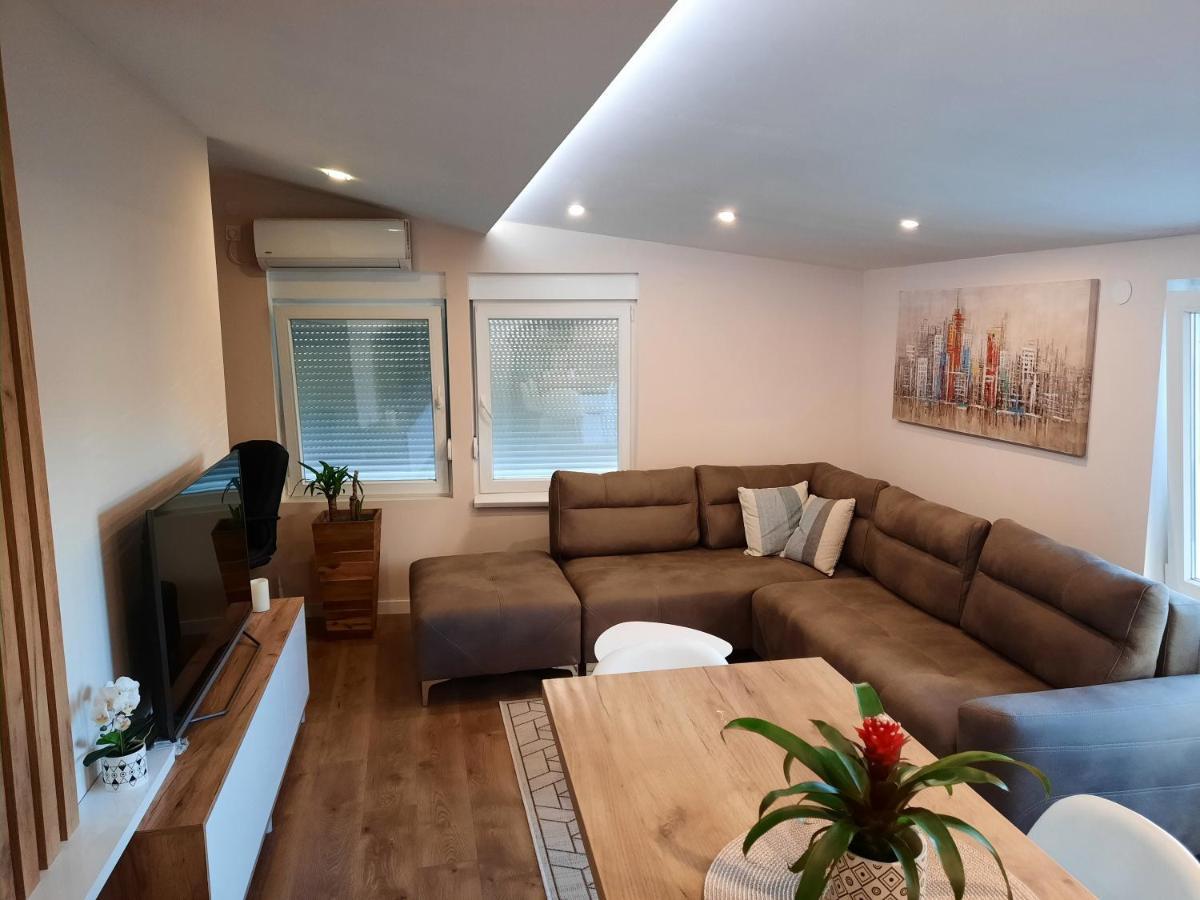 Dream Home, Free Garage