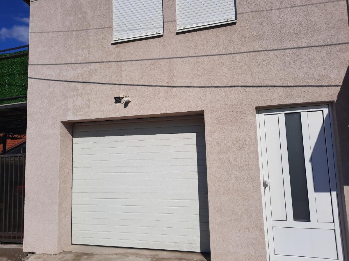 Apartment Dream Home, Free Garage *
