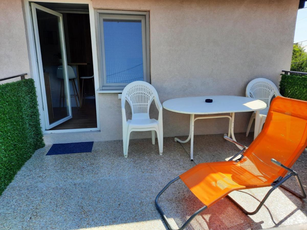 Dream Home, Free Garage Apartment Nis